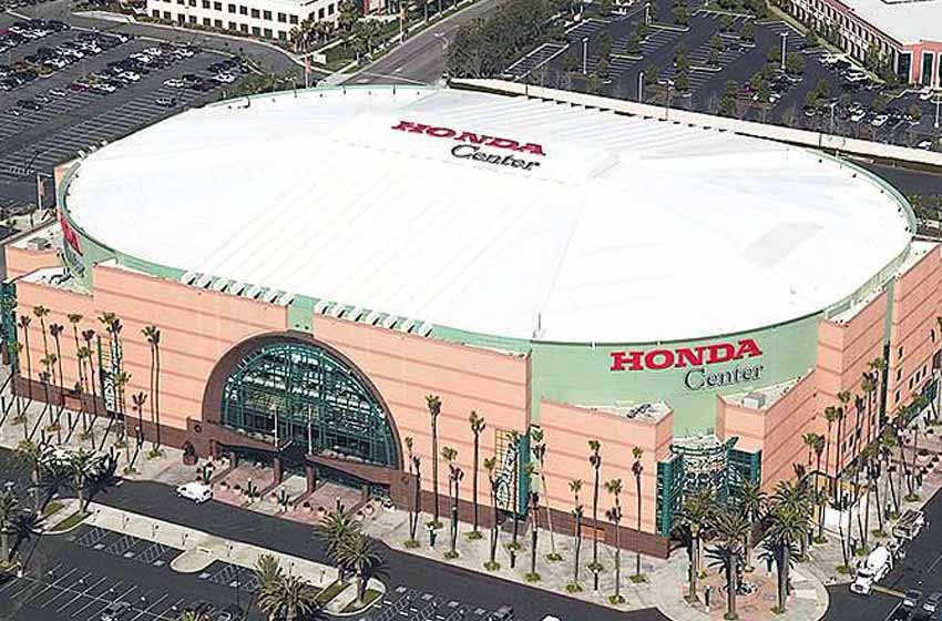 Honda Center Parking Tips in Anaheim [FREE 2023 Guide]